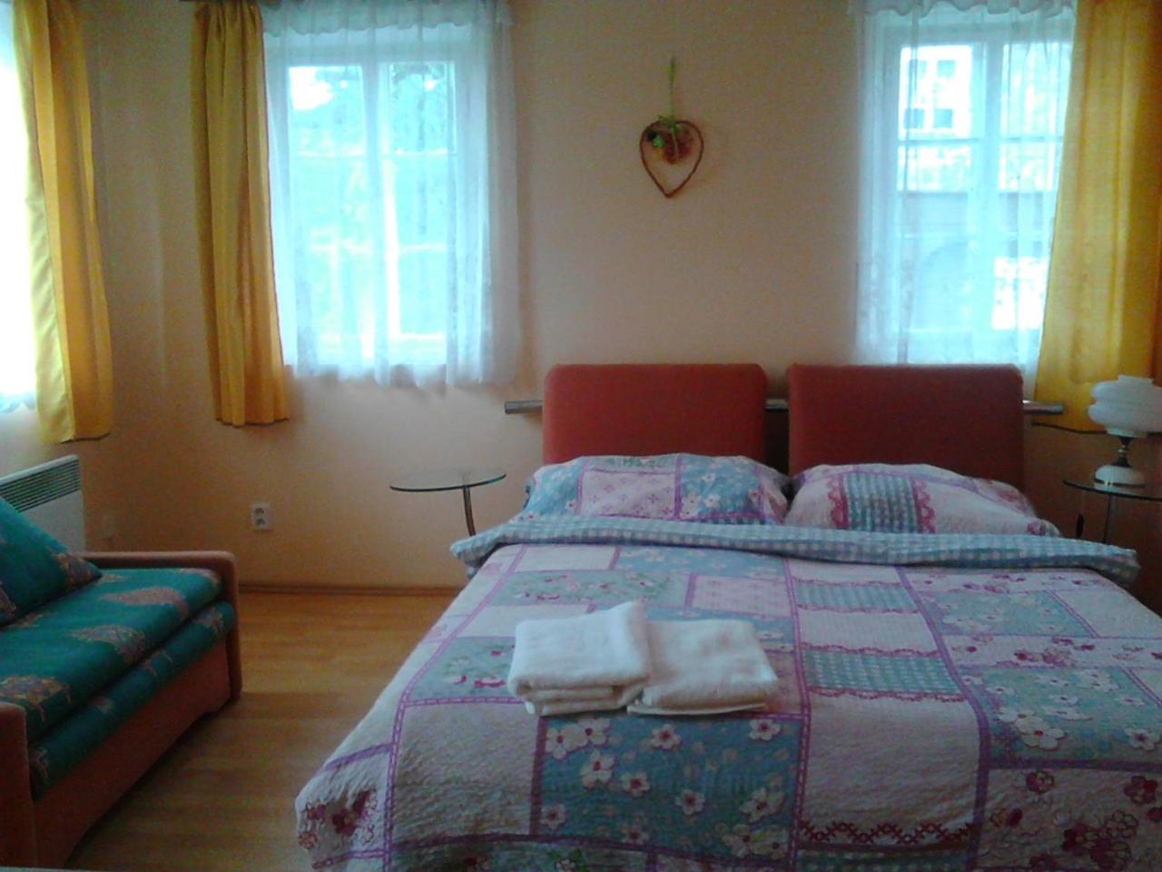 Jiřetínská chaloupka Apartamento Jiřetín pod Jedlovou Exterior foto